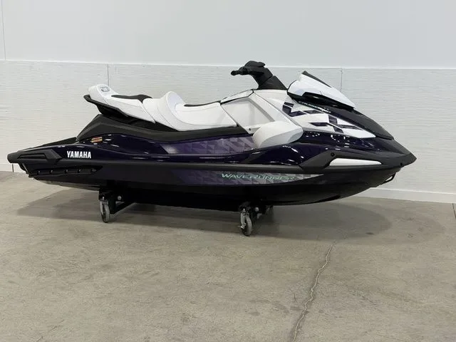 Slide: The Image of Yamaha VX Cruiser HO 2026 - 3