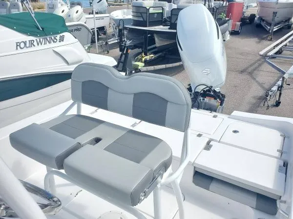 Slide: The Image of Aquasport 230 Pro Bay 2023 - 4