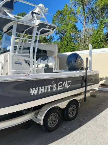 Slide: The Image of Robalo 246 Cayman SD 2022 - 4