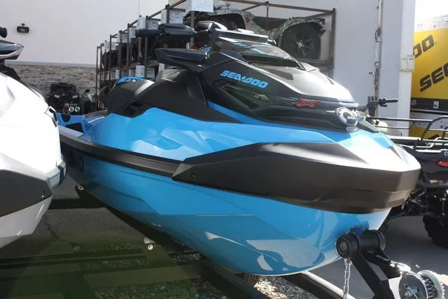 Slide: The Image of Sea-Doo RXT-X™ 325 Gulfstream Blue Premium 2026 - 4
