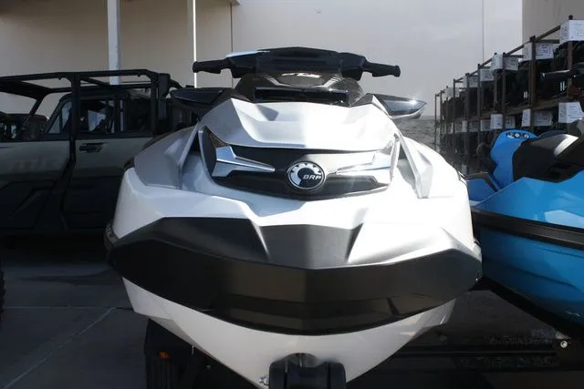 Slide: The Image of Sea-Doo 00026TC00 2026 - 9