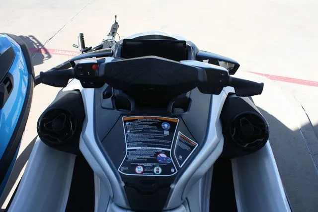 Slide: The Image of Sea-Doo GTX Limited 325 2026 - 6