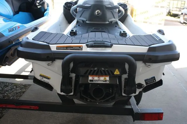 Slide: The Image of Sea-Doo GTX Limited 325 2026 - 7