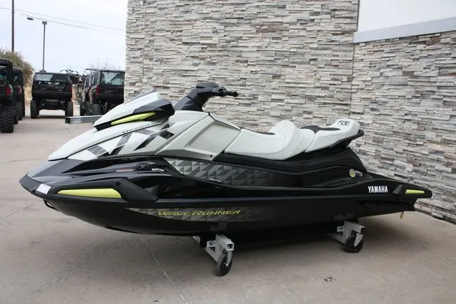 Slide: The Image of Yamaha VX1900C-CB 2026 - 5