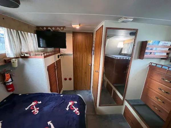Slide: The Image of Tollycraft 34 Tri Cabin 1979 - 10