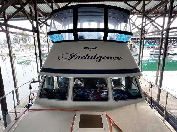 Slide: The Image of Tollycraft 34 Tri Cabin 1979 - 2