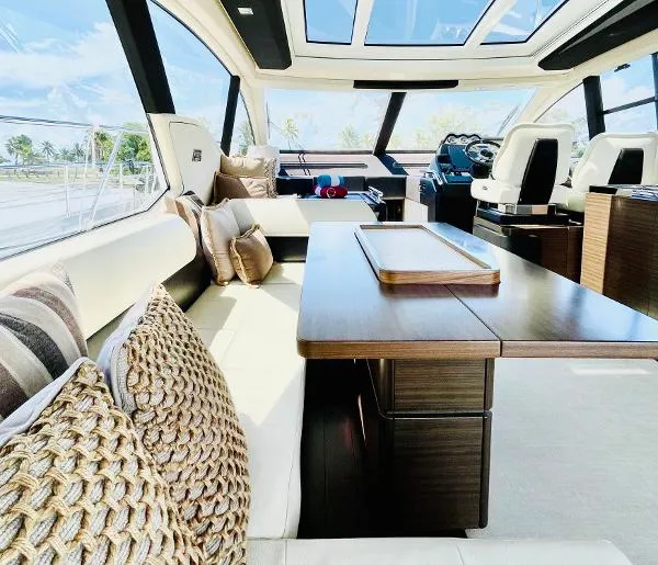 Slide: The Image of Azimut 55S 2014 - 9