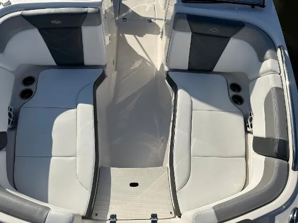 Slide: The Image of Chaparral 230 Suncoast 2021 - 4