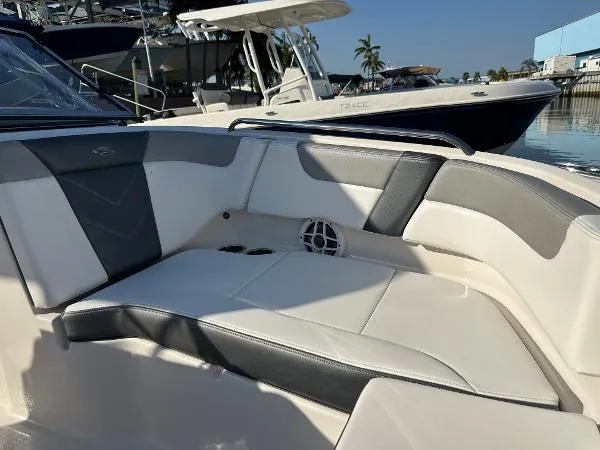 Slide: The Image of Chaparral 230 Suncoast 2021 - 7