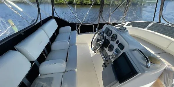Slide: The Image of Silverton 351 Sedan Cruiser 1998 - 11