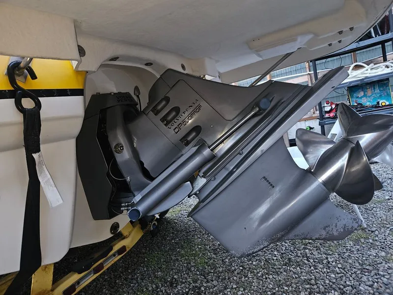 Slide: The Image of Chaparral 220 SSi 2003 - 18