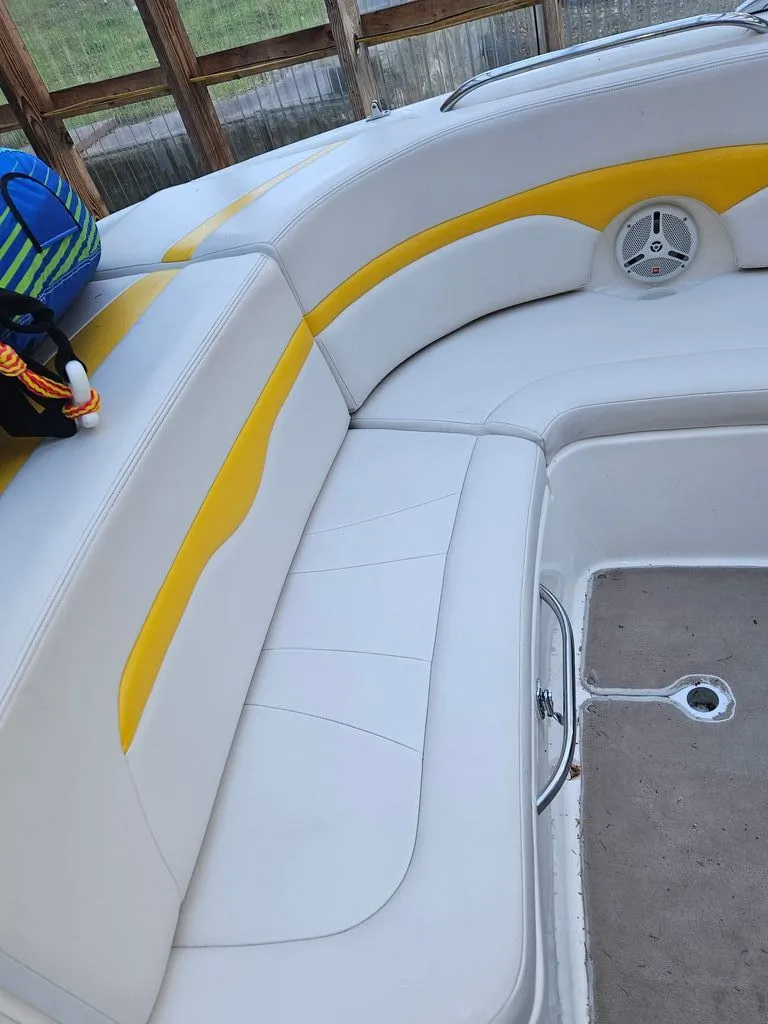 Slide: The Image of Chaparral 220 SSi 2003 - 9