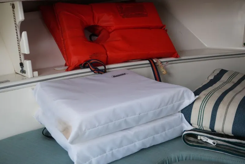 Slide: The Image of Aquasport 225 Explorer 2000 - 18