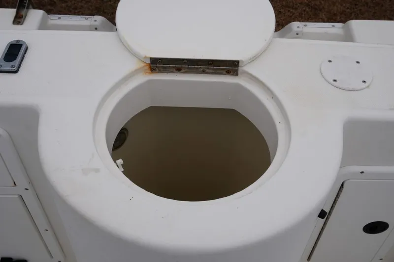 Slide: The Image of Aquasport 225 Explorer 2000 - 26