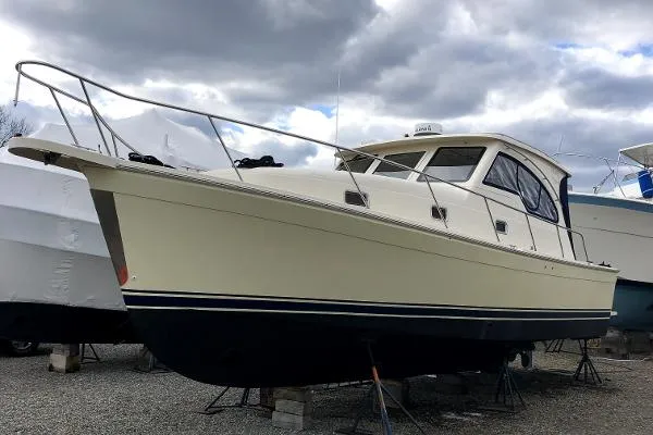 Slide: The Image of Mainship 34 Pilot Rumrunner 2004 - 0