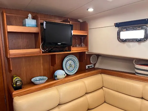 Slide: The Image of Mainship 34 Pilot Rumrunner 2004 - 7