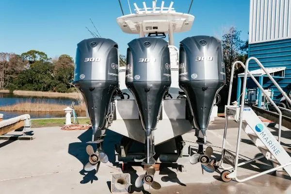 Slide: The Image of Regulator Marine 34 2021 - 3