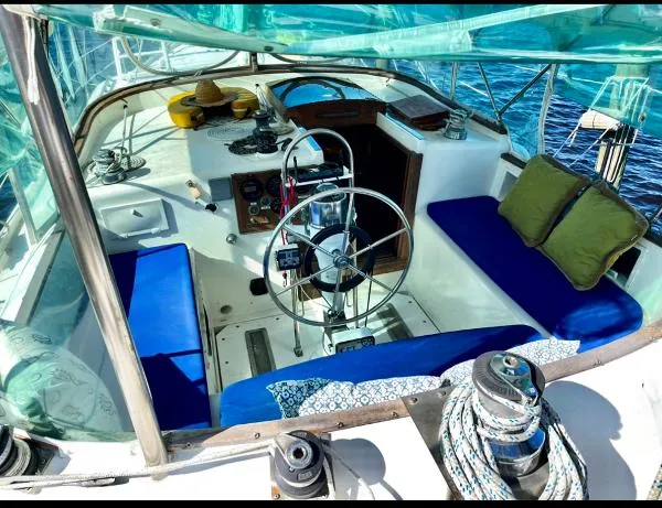 Slide: The Image of Wellington 44 Center Cockpit 1981 - 3