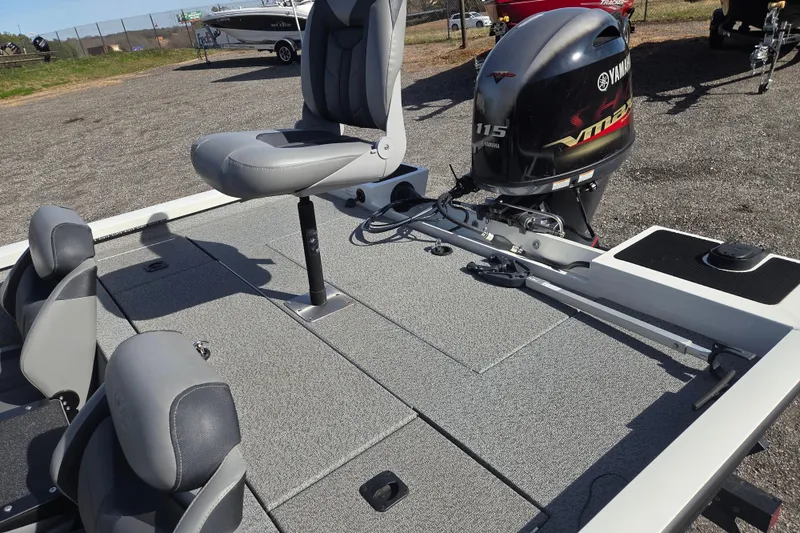 Slide: The Image of 2020 G3 Sportsman 1810 boat with Yamaha VMAX 115 engine, featuring gray seating and deck. - 15