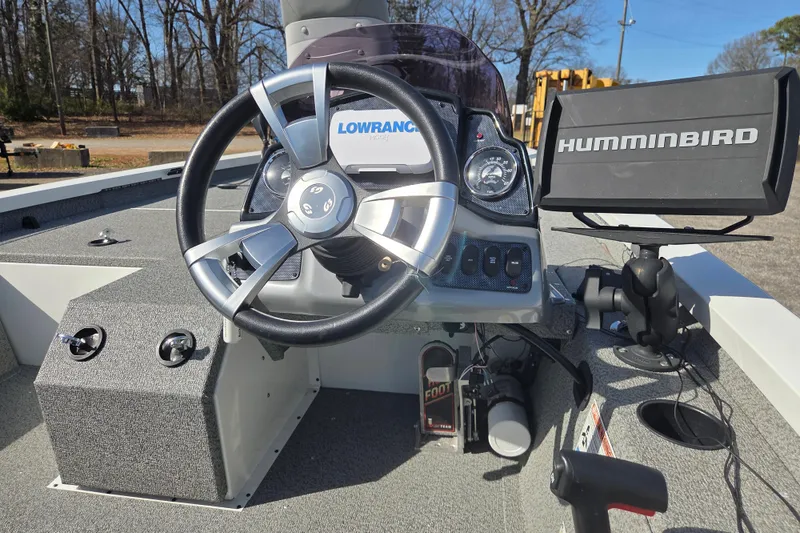 Slide: The Image of 2020 G3 Sportsman 1810 boat dashboard with Lowrance and Humminbird electronics. - 9