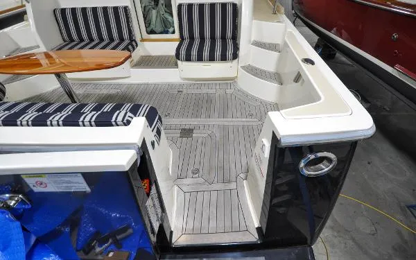 Slide: The Image of Sabre 40 Sedan 2011 - 9