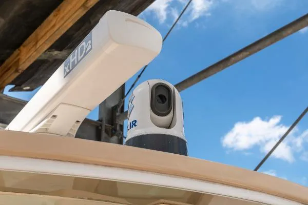 Slide: The Image of Scout 355 LXF 2018 - 10