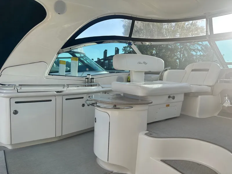 Slide: The Image of Interior of a 2006 Sea Ray 52 Sundancer yacht. - 19