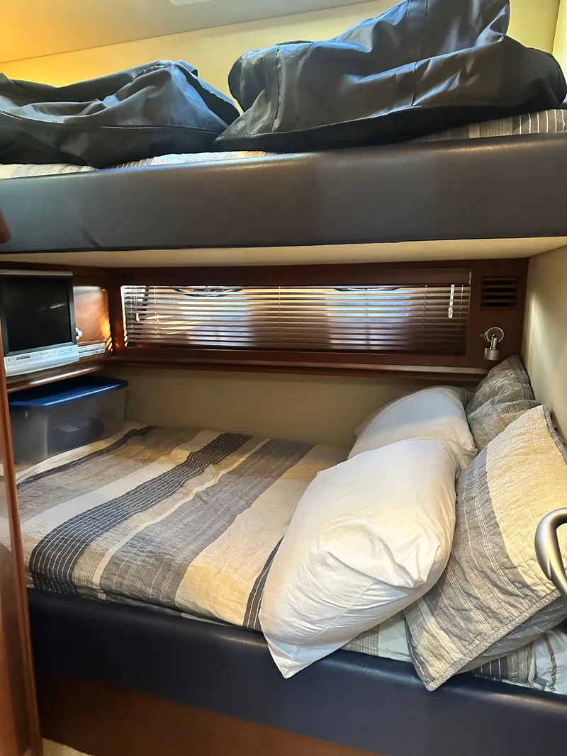 Slide: The Image of Sea Ray 52 Sundancer 2006 - 12