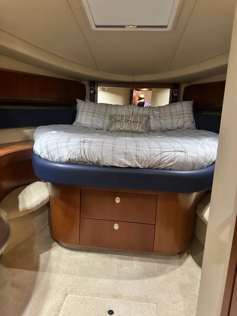 Slide: The Image of Sea Ray 52 Sundancer 2006 - 15