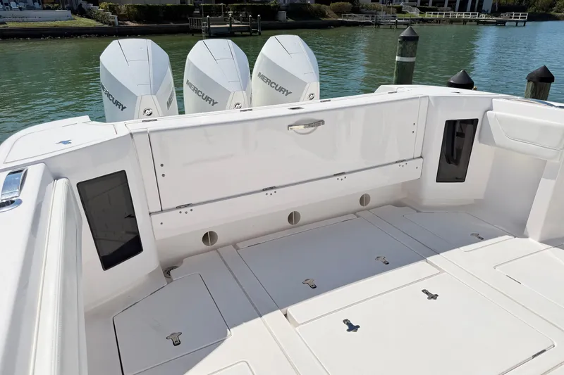 Slide: The Image of Intrepid 375 Nomad FE 2020 - 14