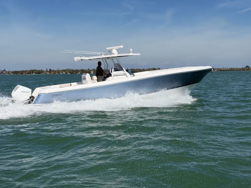 Slide: The Image of Intrepid 375 Nomad FE 2020 - 2