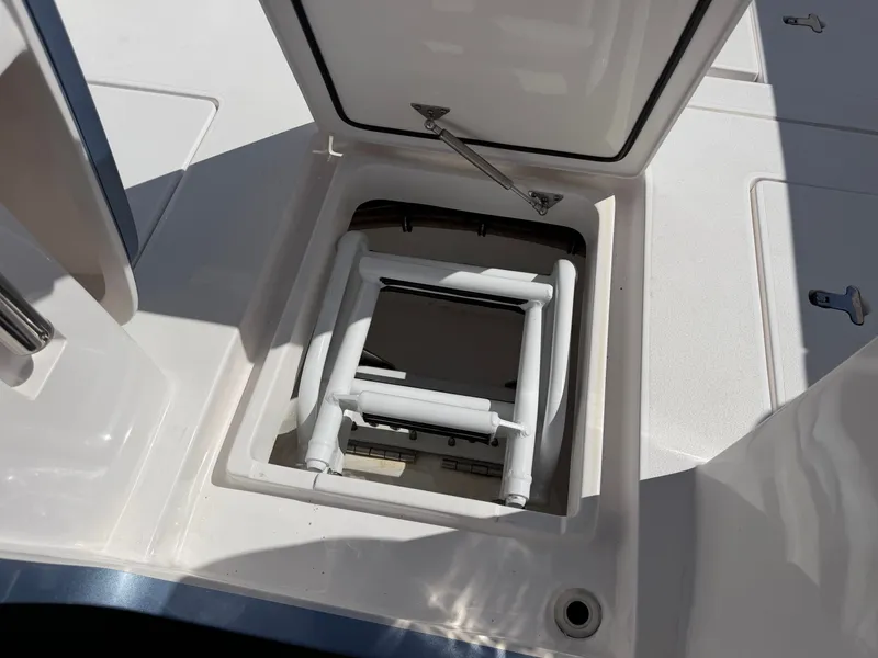 Slide: The Image of Intrepid 375 Nomad FE 2020 - 20