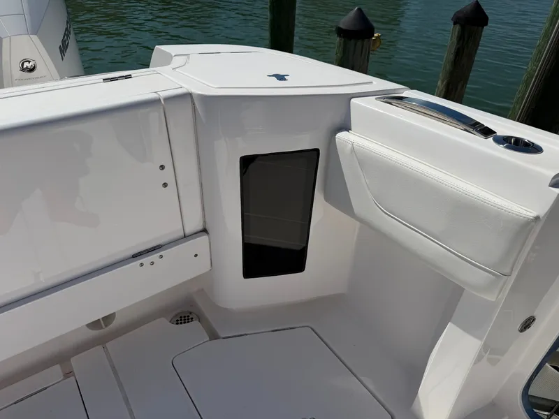 Slide: The Image of Intrepid 375 Nomad FE 2020 - 21