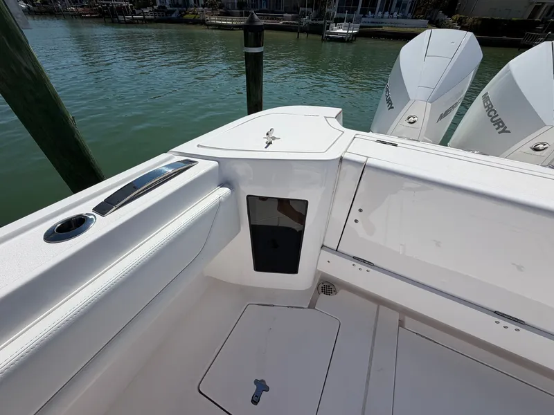 Slide: The Image of Intrepid 375 Nomad FE 2020 - 23