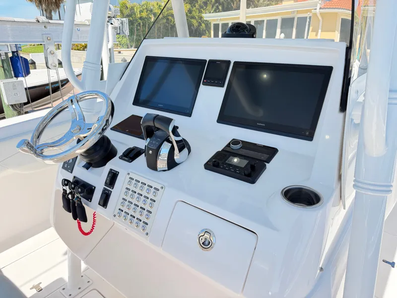 Slide: The Image of Intrepid 375 Nomad FE 2020 - 32