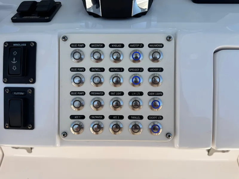 Slide: The Image of Intrepid 375 Nomad FE 2020 - 35