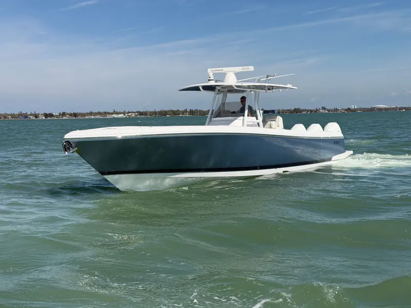 Slide: The Image of Intrepid 375 Nomad FE 2020 - 4