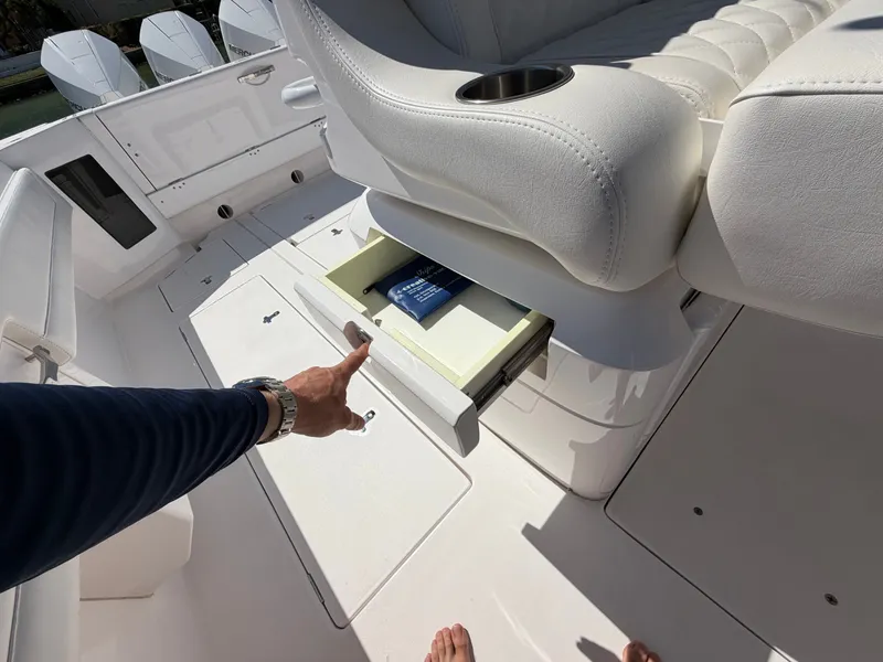 Slide: The Image of Intrepid 375 Nomad FE 2020 - 41