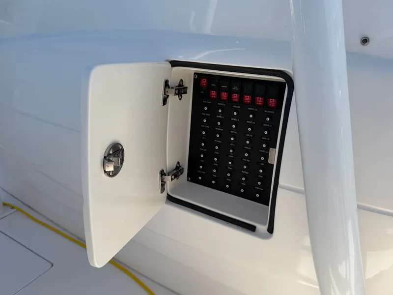 Slide: The Image of Intrepid 375 Nomad FE 2020 - 45