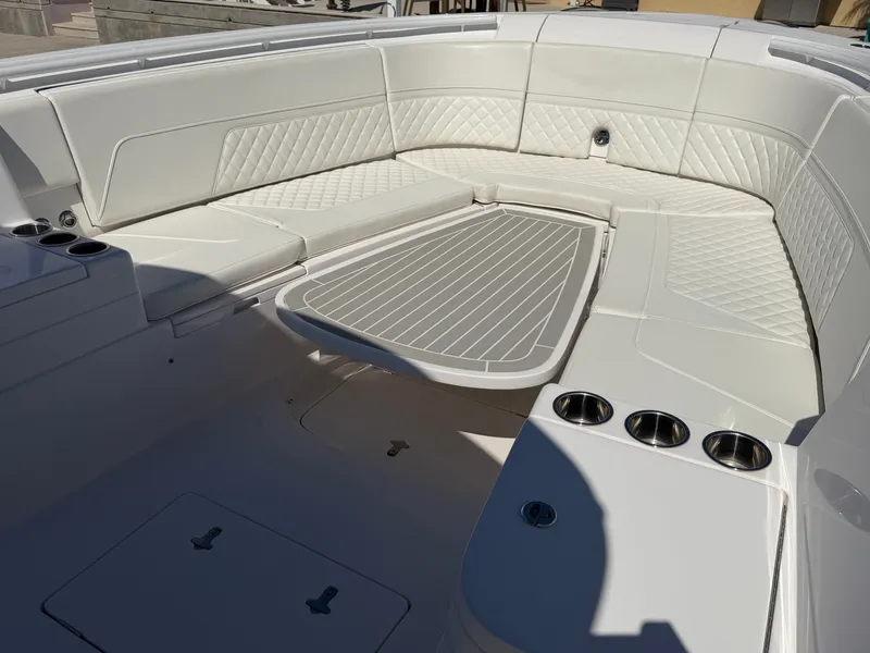 Slide: The Image of Intrepid 375 Nomad FE 2020 - 50