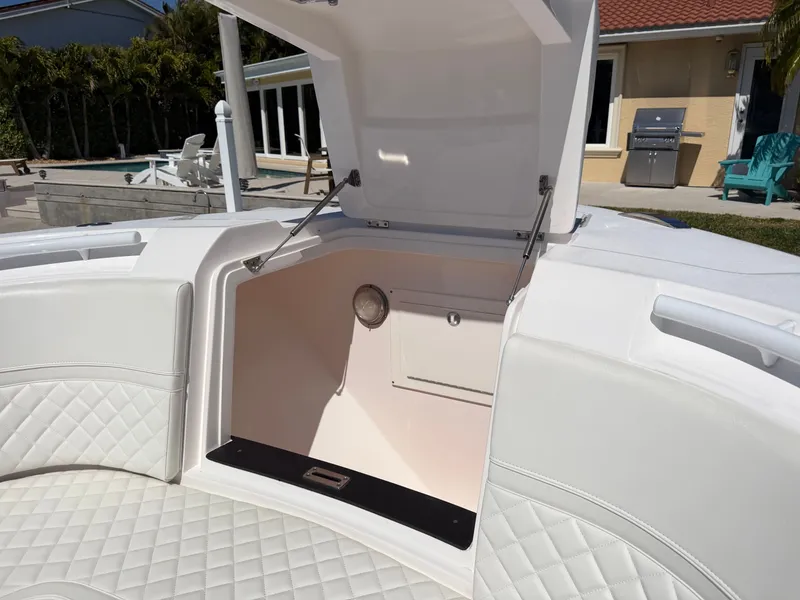 Slide: The Image of Intrepid 375 Nomad FE 2020 - 58