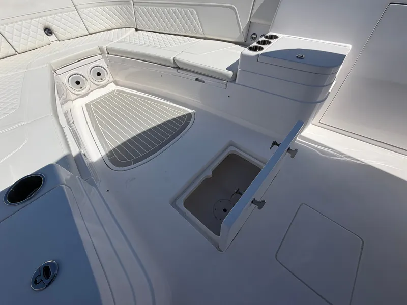 Slide: The Image of Intrepid 375 Nomad FE 2020 - 60