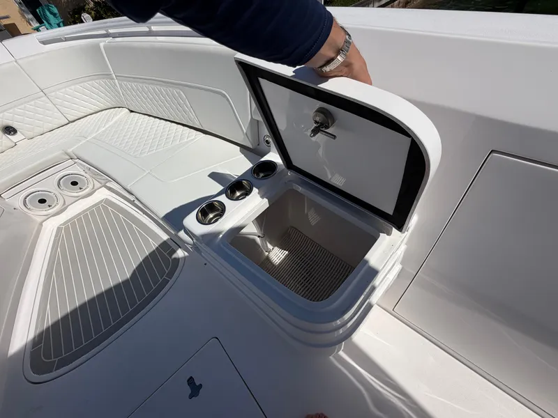 Slide: The Image of Intrepid 375 Nomad FE 2020 - 61