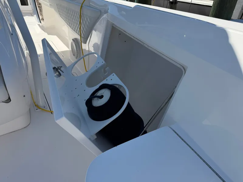 Slide: The Image of Intrepid 375 Nomad FE 2020 - 64