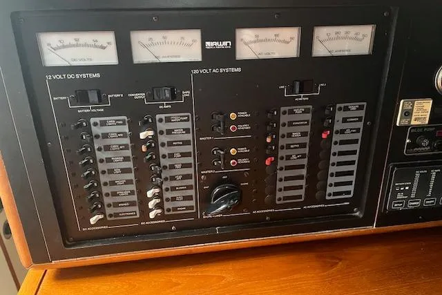Slide: The Image of Electrical panel of a 1987 Irwin 43 Mk II Cruiser yacht. - 29