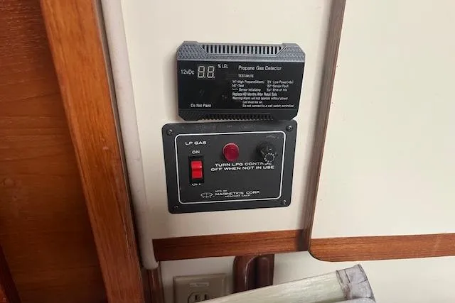 Slide: The Image of Propane gas detector and control panel on 1987 Irwin 43 Mk II Cruiser. - 57