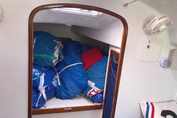 Slide: The Image of Aerodyne 38 2000 - 10