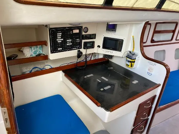 Slide: The Image of Aerodyne 38 2000 - 3