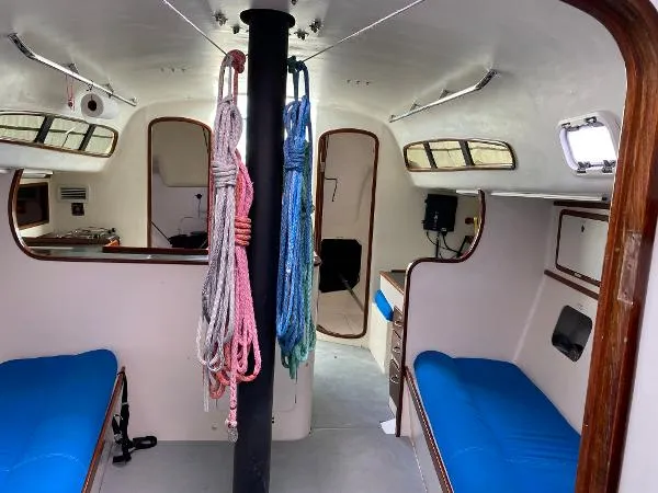 Slide: The Image of Aerodyne 38 2000 - 6