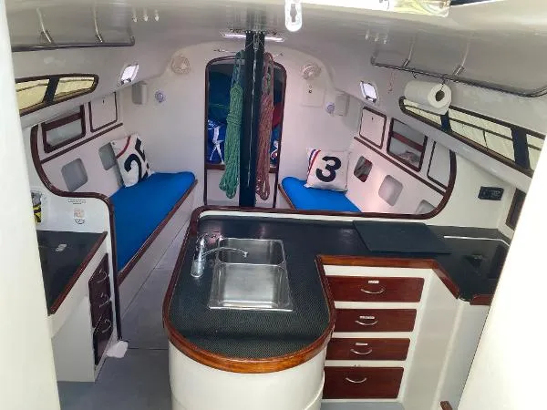 Slide: The Image of Aerodyne 38 2000 - 8